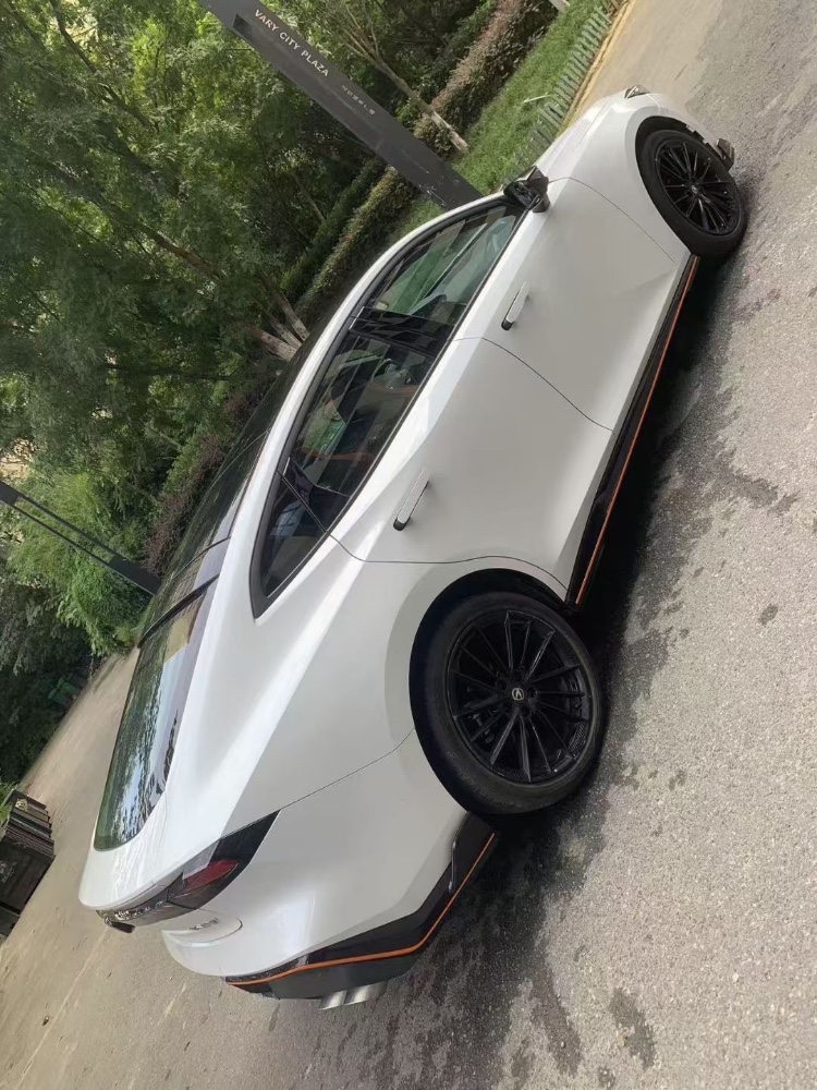 成都23年长安汽车UNI-V8