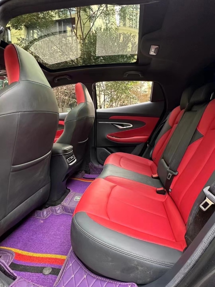 成都21年长安汽车UNI-T7