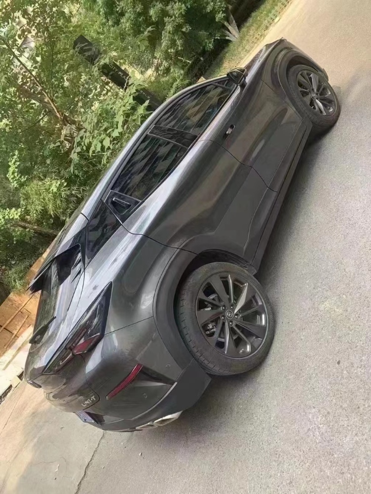 成都21年长安汽车UNI-T8