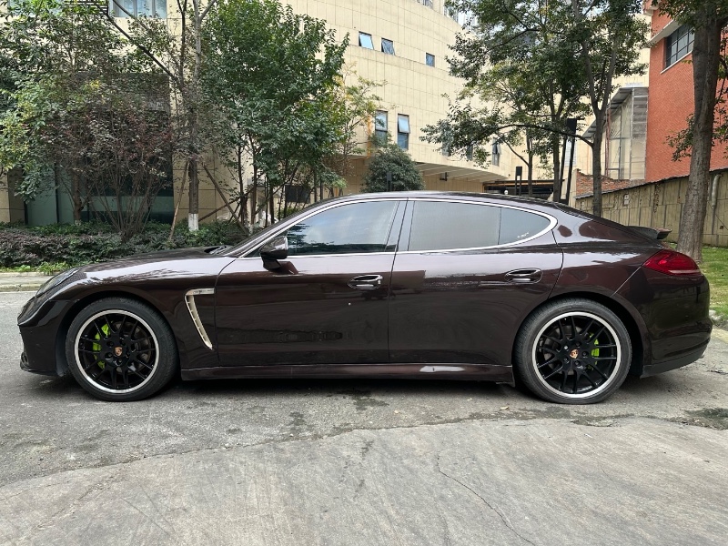 成都13年保时捷帕拉梅拉3