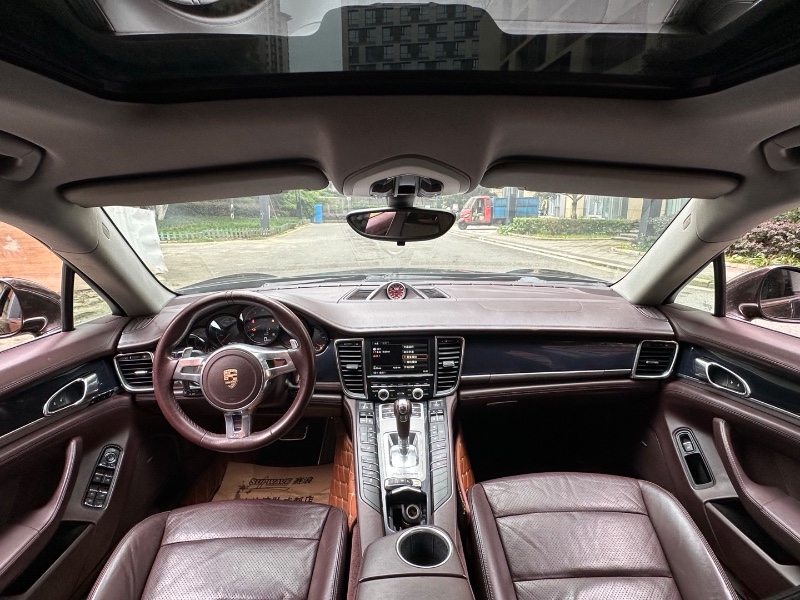 成都13年保时捷帕拉梅拉5