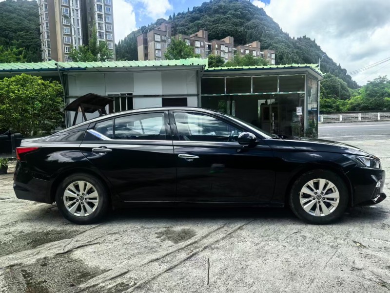 安順21年日產天籟6