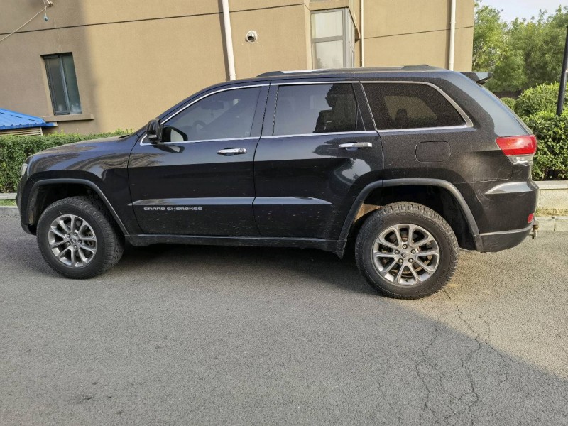 天津15年Jeep大切諾基4
