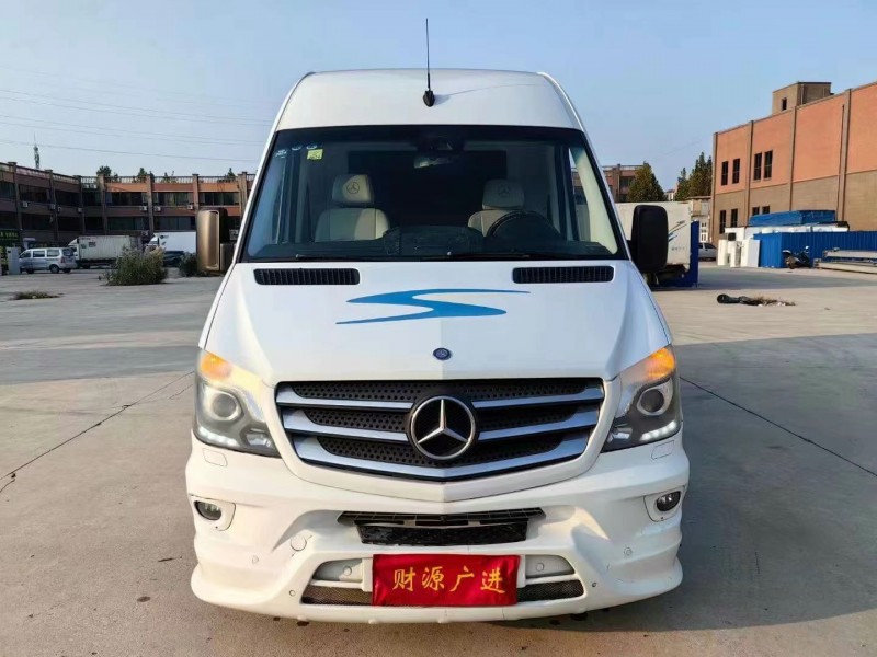 泰安14年奔驰斯宾特1