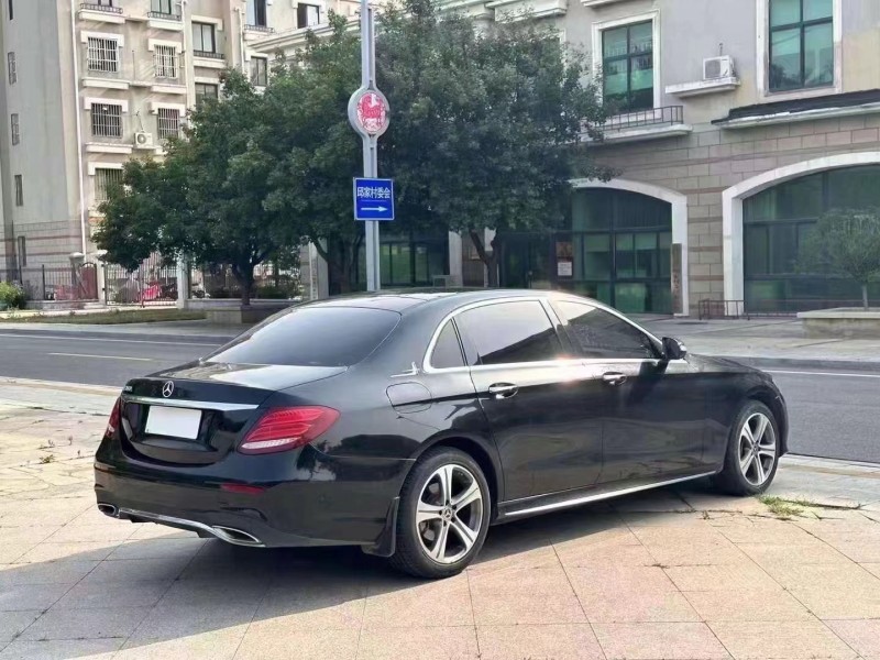 泰安20年奔驰E4