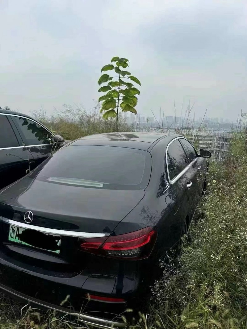 济宁21年奔驰E8