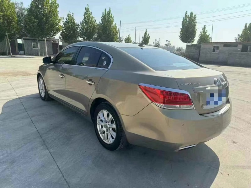 济宁13年别克君越7