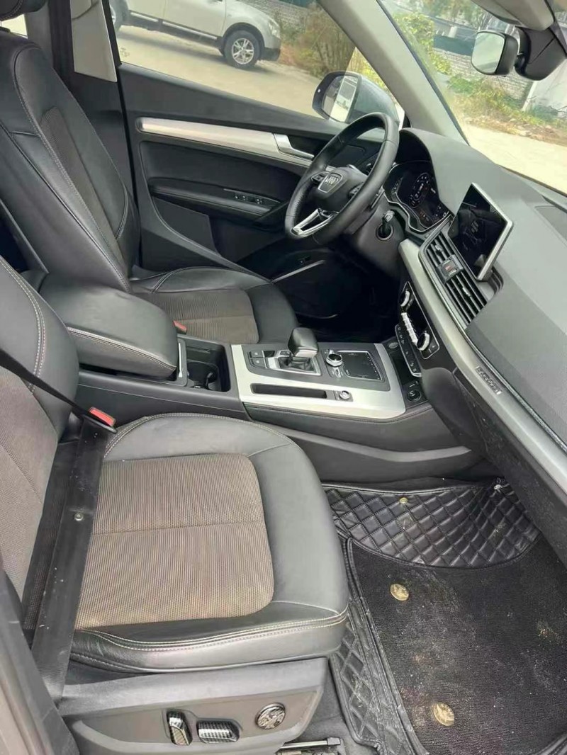 济宁18年奥迪Q54