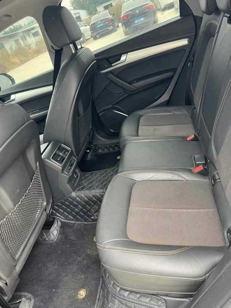 济宁18年奥迪Q56