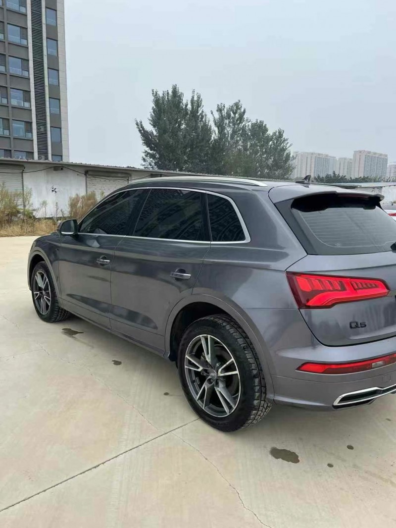 济宁18年奥迪Q58