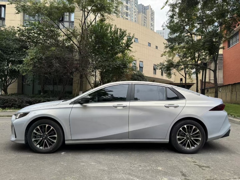 成都24年传祺影豹3