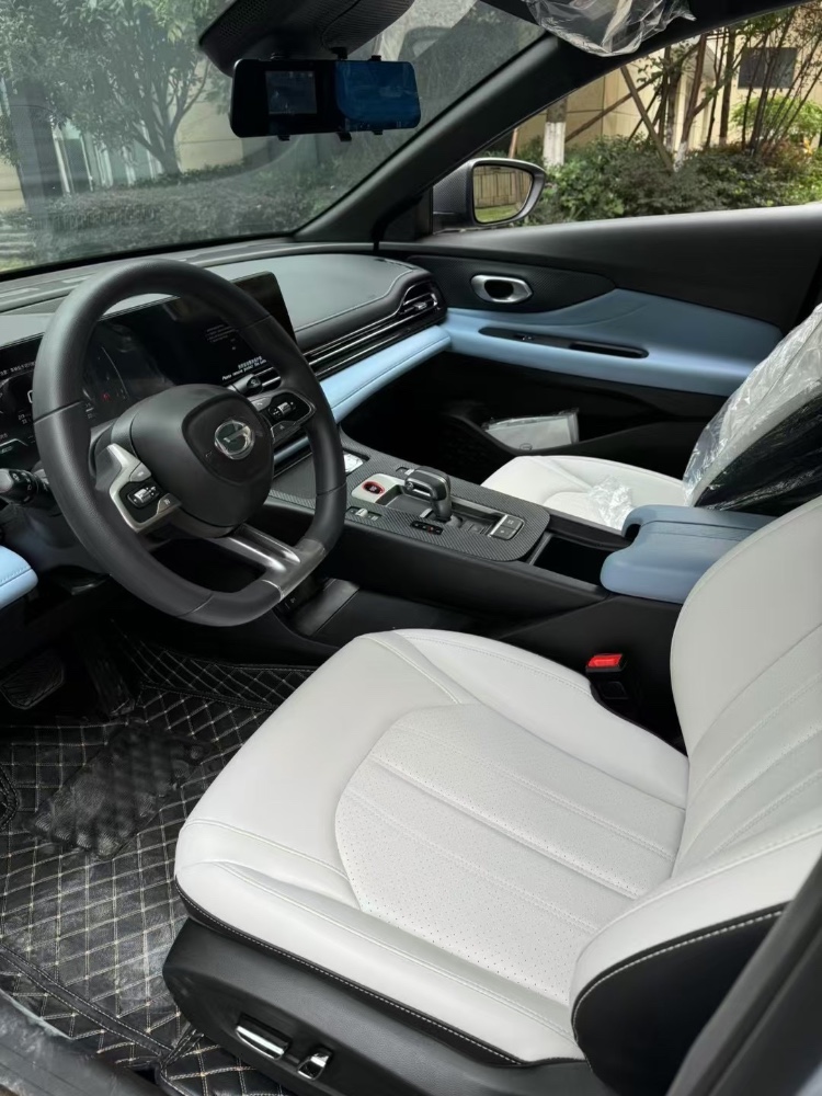 成都24年传祺影豹4