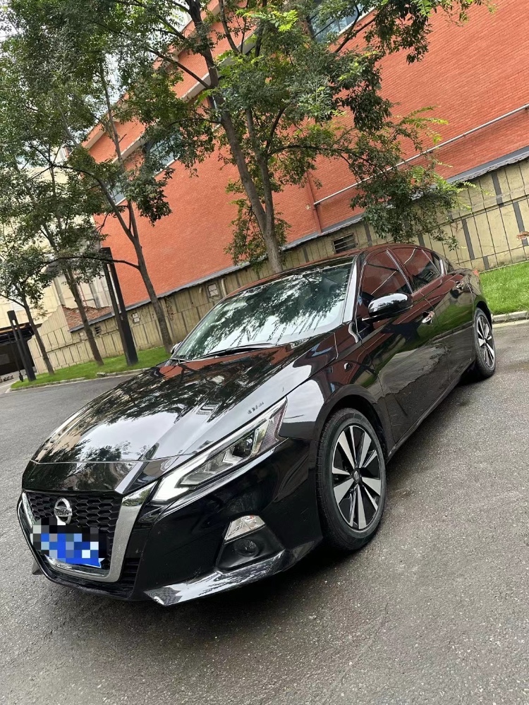 成都22年日产天籁2