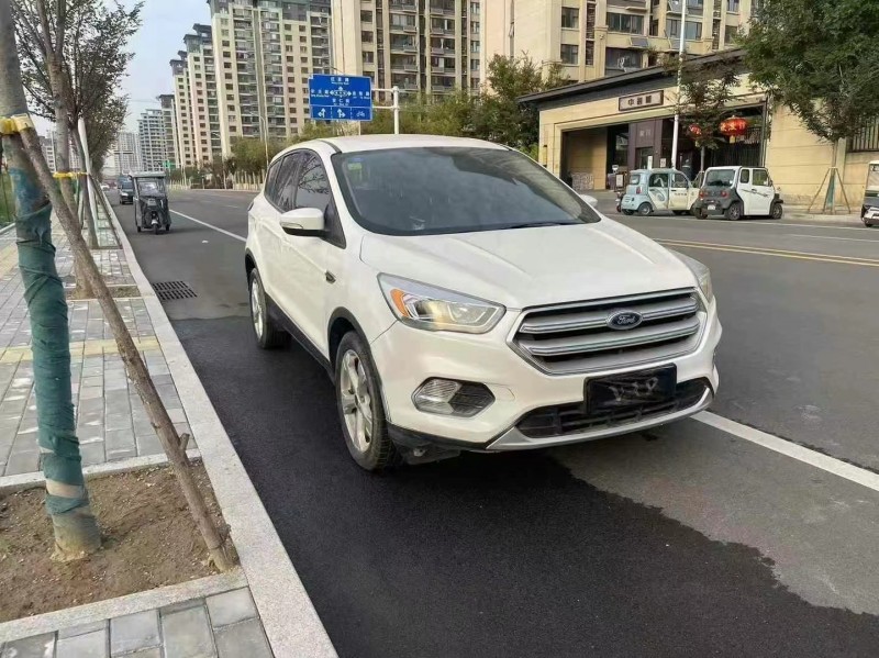 泰安17年福特翼虎2