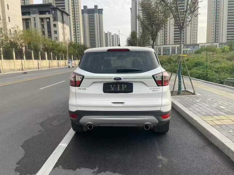 泰安17年福特翼虎5