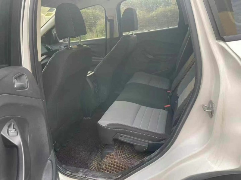 泰安17年福特翼虎6