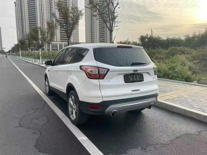 泰安17年福特翼虎7