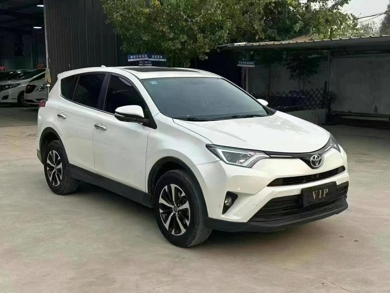 泰安18年丰田RAV42