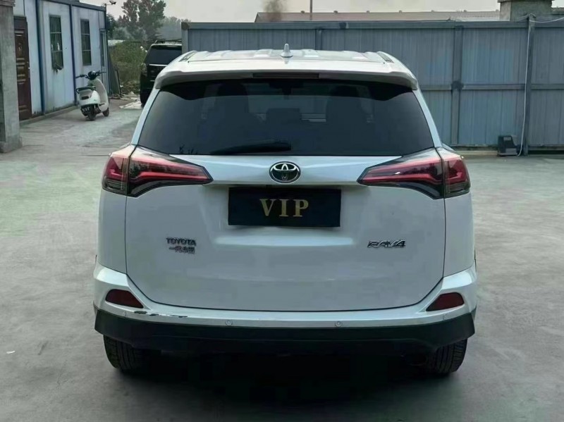 泰安18年丰田RAV45