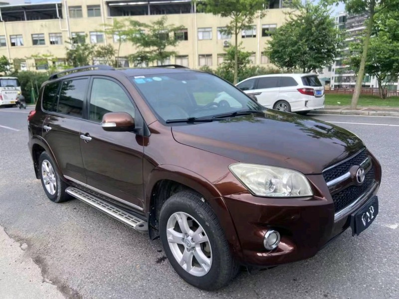 广州12年丰田RAV42