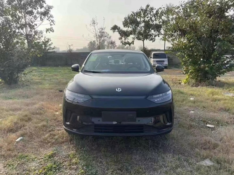 菏澤24年零跑汽車C111
