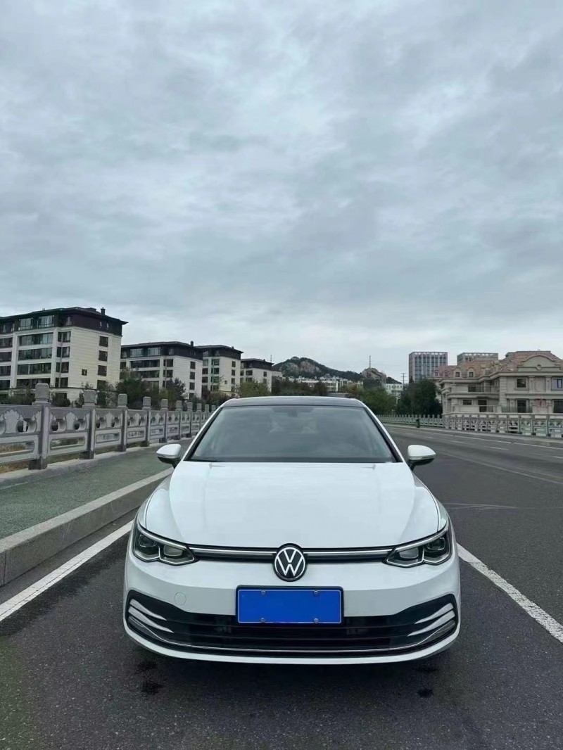 青岛23年大众高尔夫1