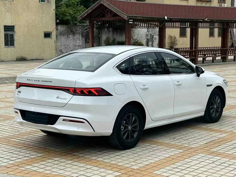 汕頭24年比亞迪秦8