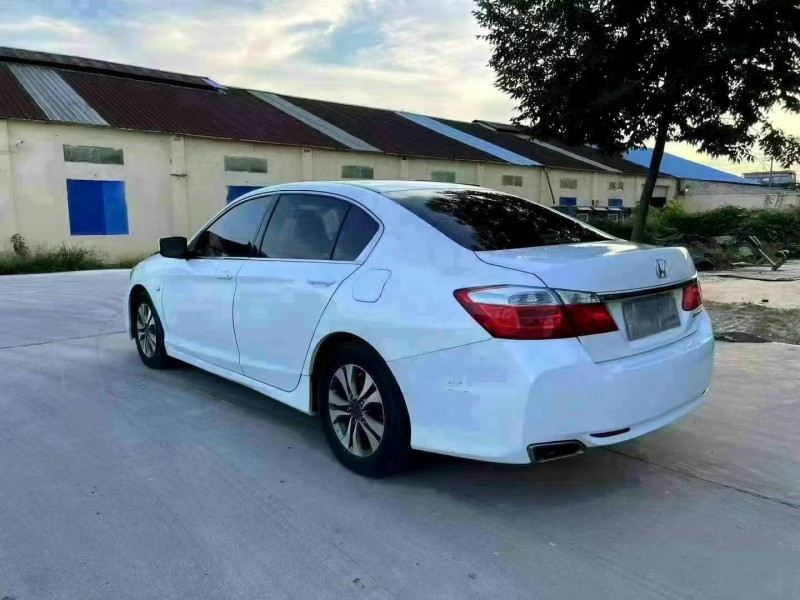 徐州15年本田雅阁3