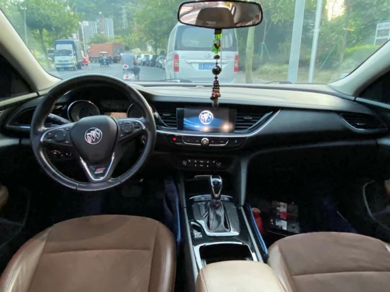 广州18年别克君威9