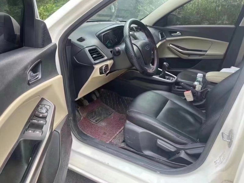 廊坊18年福特福睿斯8