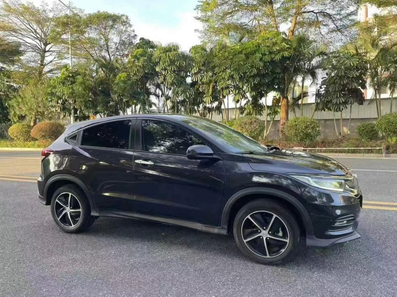 东莞21年本田缤智2