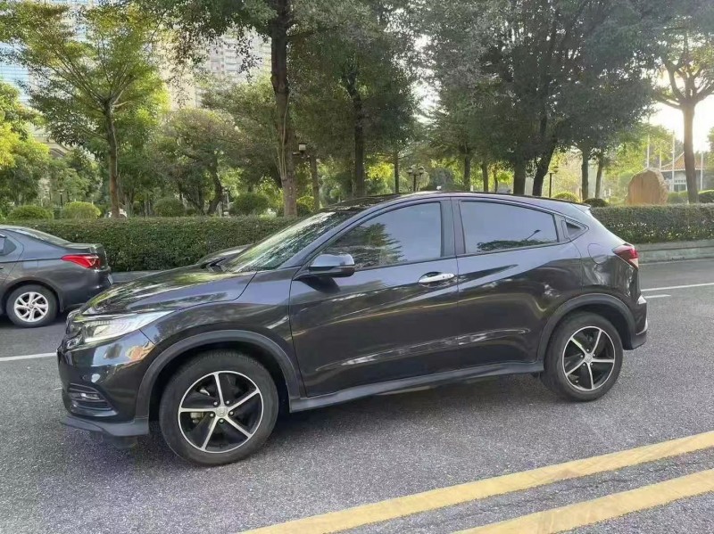 东莞21年本田缤智3