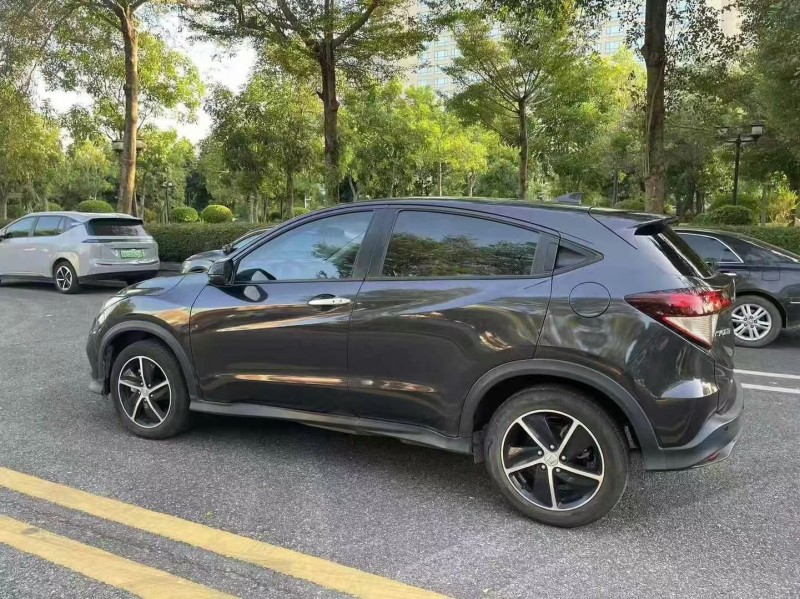 东莞21年本田缤智8