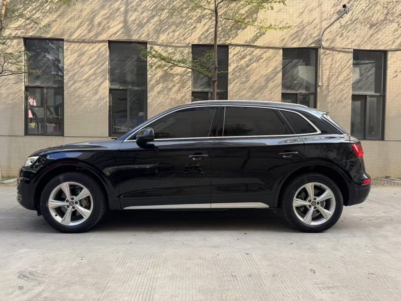 佛山19年奥迪Q56