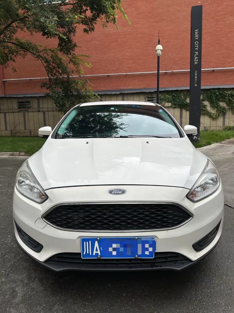 成都17年福特福克斯1