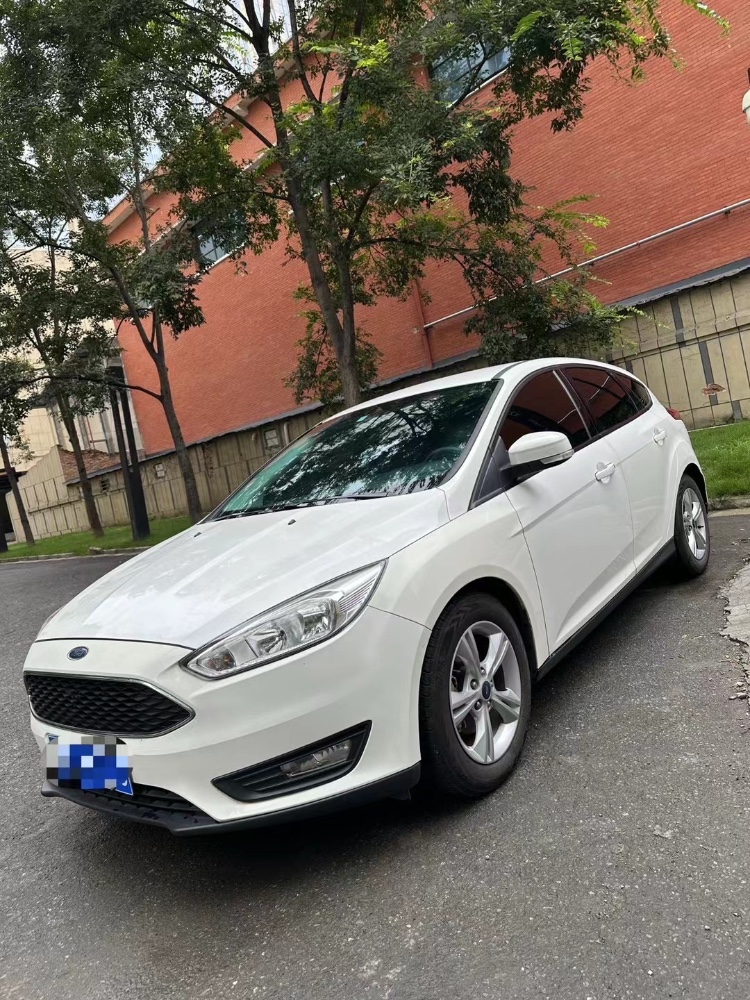 成都17年福特福克斯2