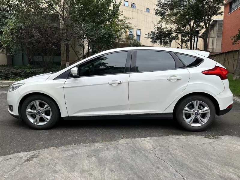 成都17年福特福克斯3