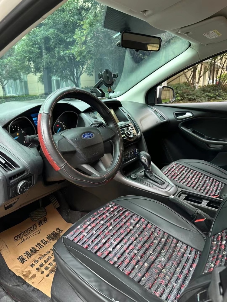 成都17年福特福克斯6