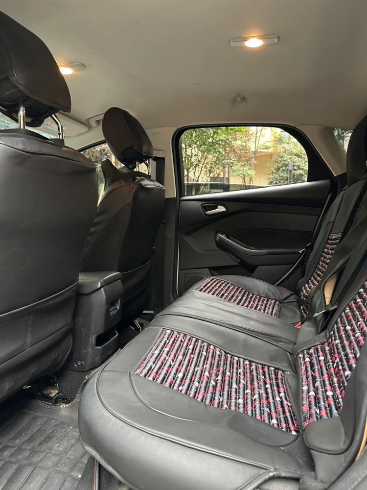 成都17年福特福克斯7