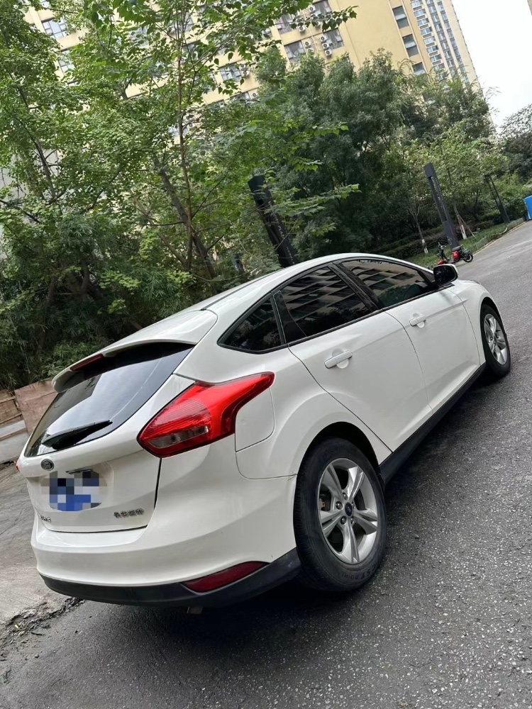 成都17年福特福克斯8