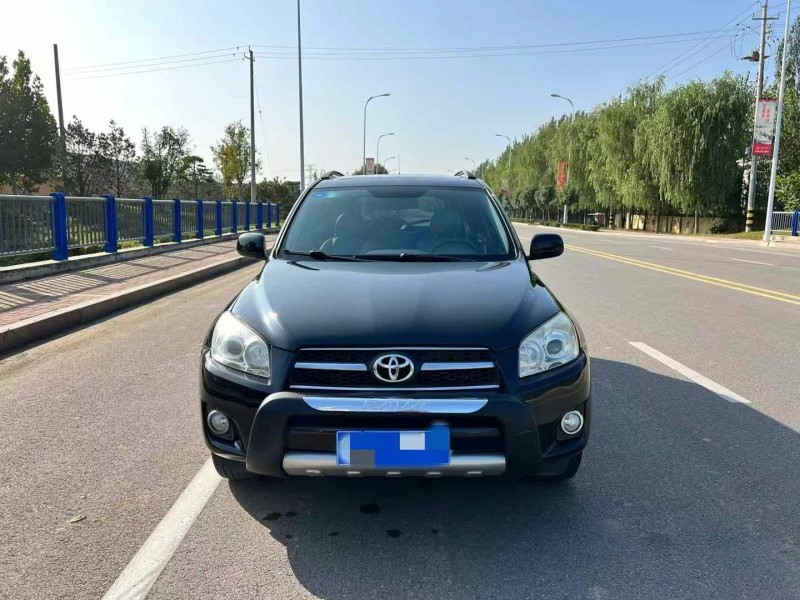 泰安11年豐田RAV41