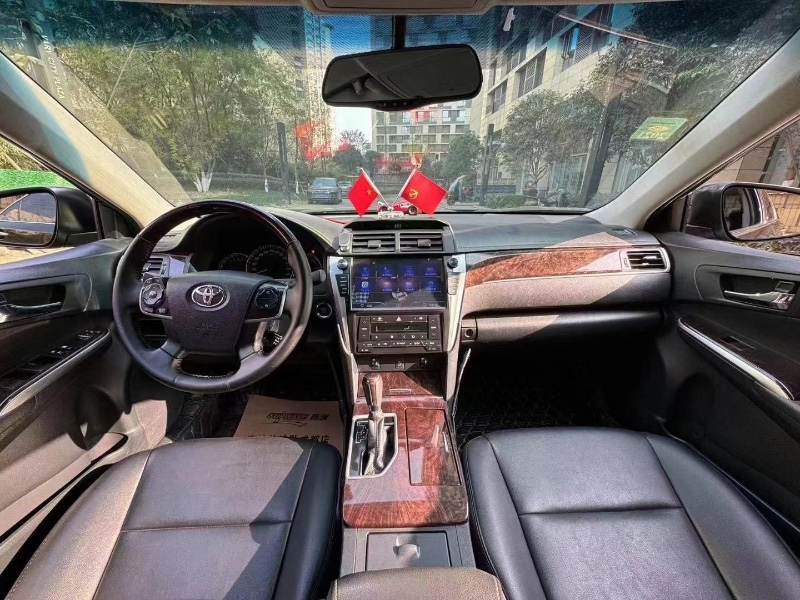 成都17年丰田凯美瑞5