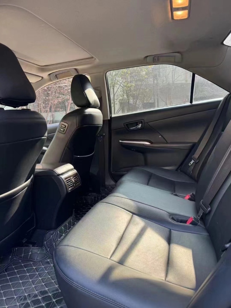 成都17年丰田凯美瑞7