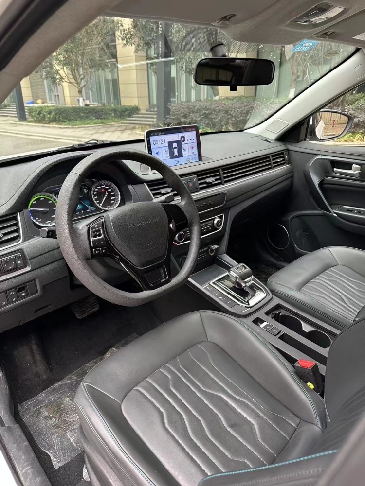 成都23年东风S60EV5