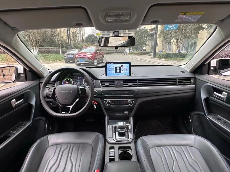 成都23年东风S60EV6