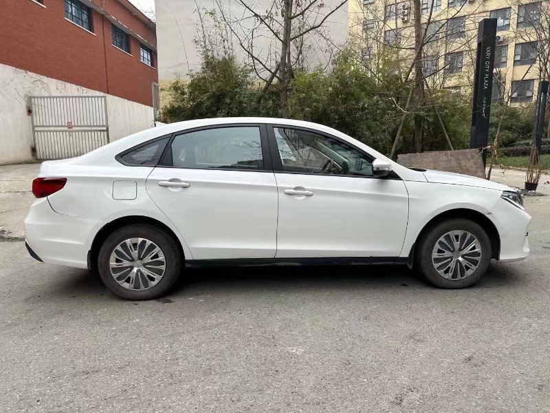 成都23年东风S60EV8