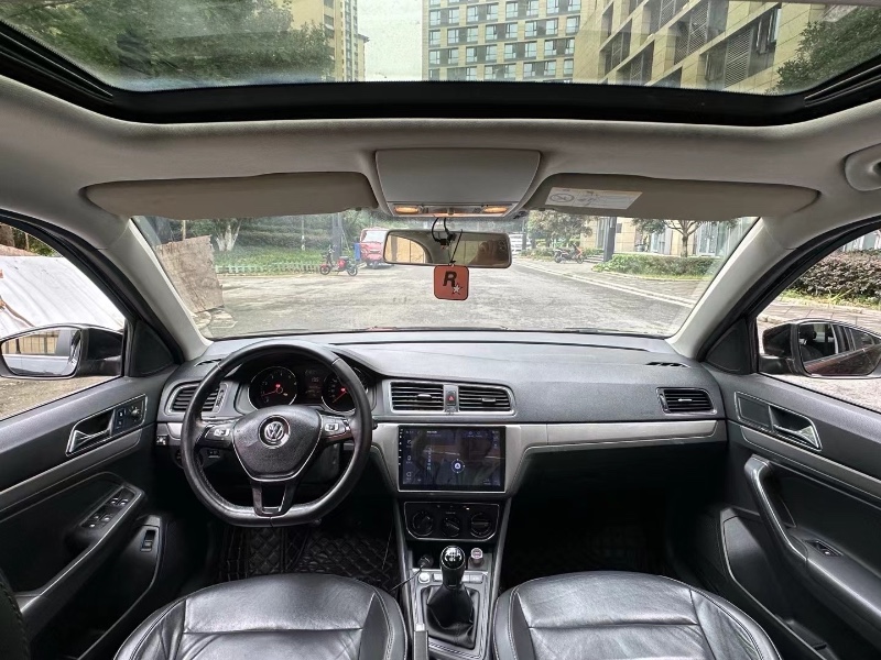 成都17年大众朗逸6