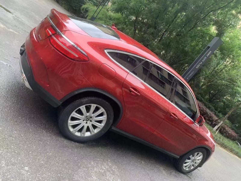 成都17年奔驰GLE8