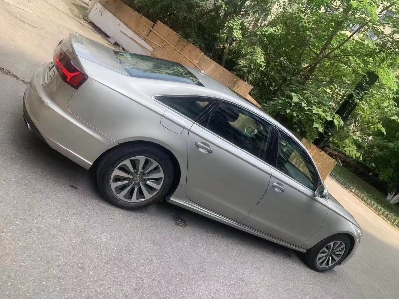 成都16年奥迪A6L8