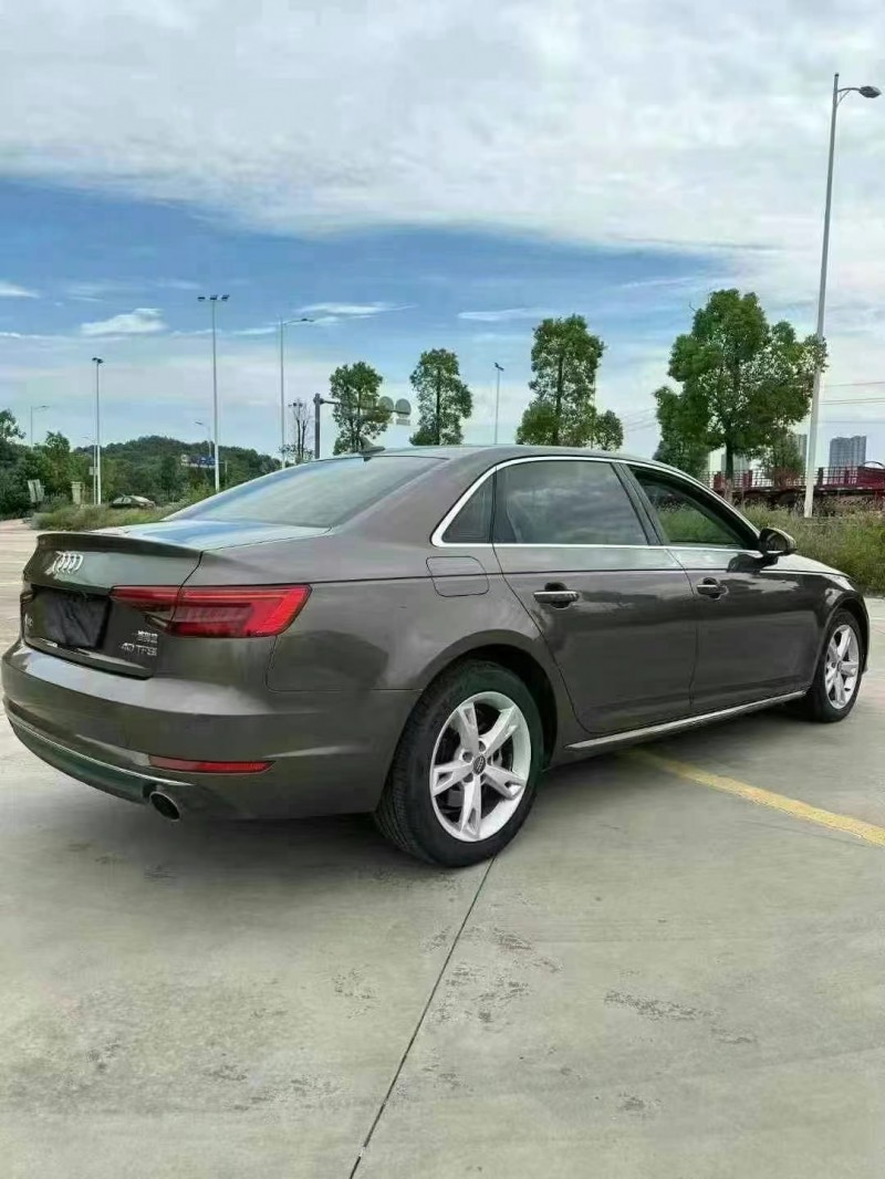 邵阳17年奥迪A4L3